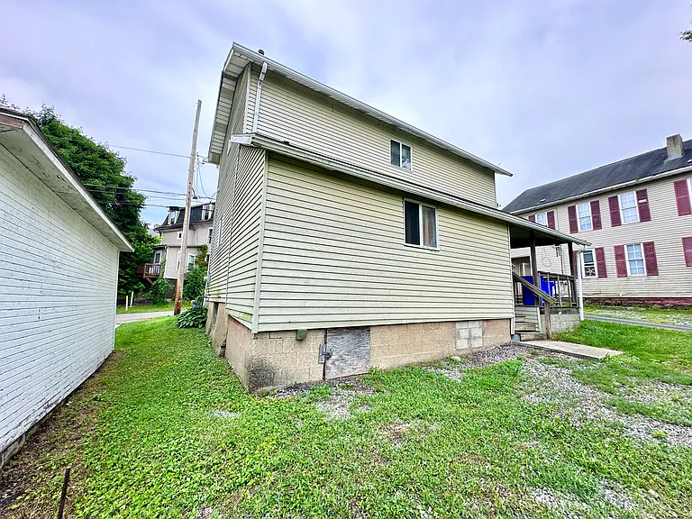1208 Williams St — Photo 16
