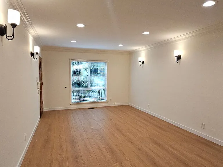 451 S Doheny Dr #451 — Photo 3