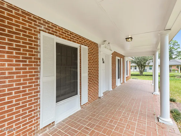 418 Marguerite Blvd — Photo 3