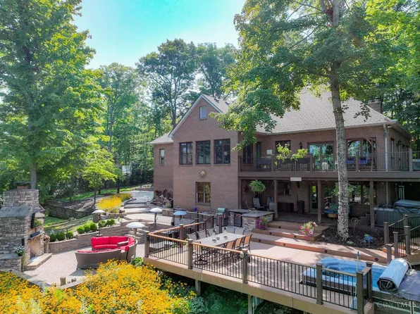 3831 Sunburst Ridge Ln, Cincinnati, OH 45248
