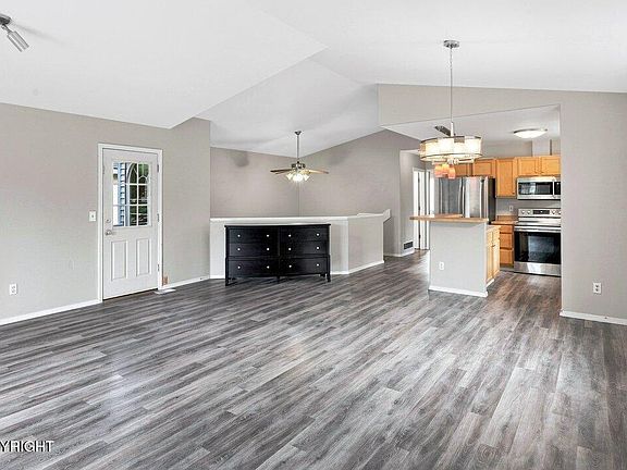 4th image of 10955 Retreat Cir