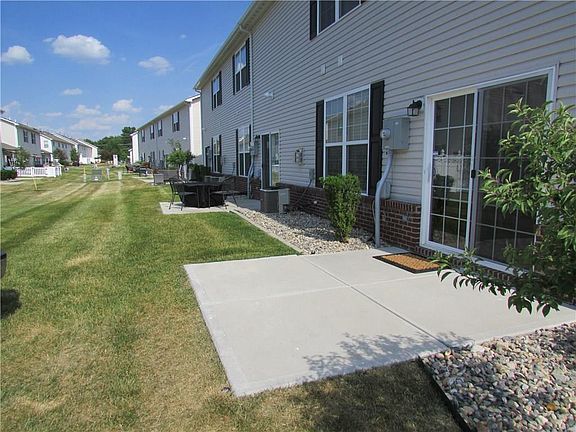 3rd image of 9646 Prairie Smoke Dr