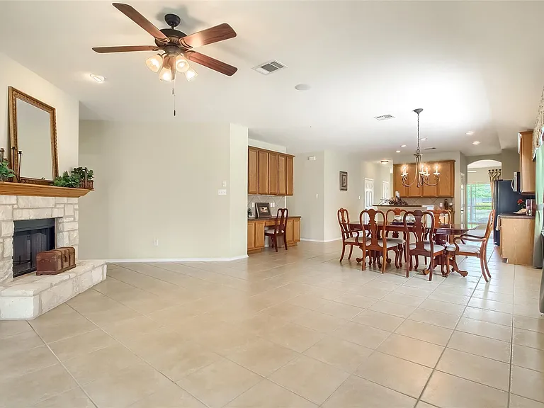 18720 Royal Pointe Dr — Photo 13