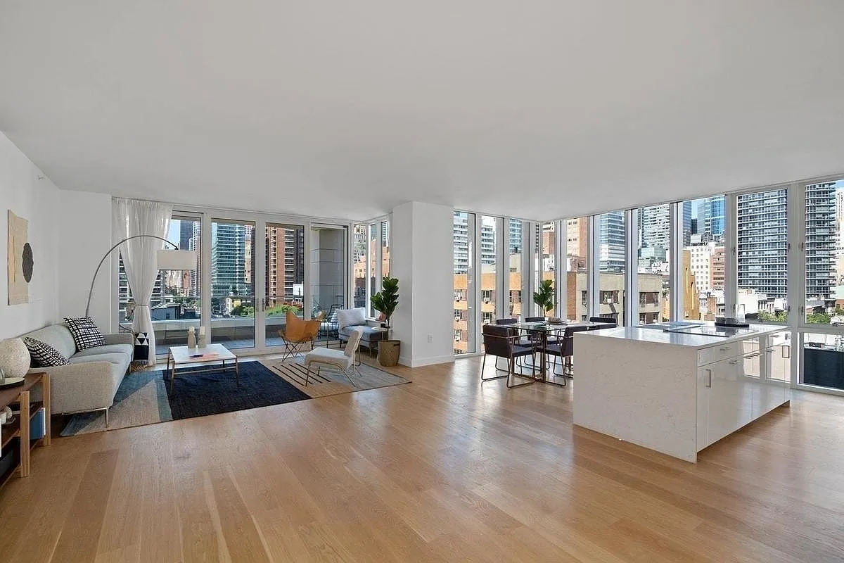 301 E 61st St APT 5A photo 1