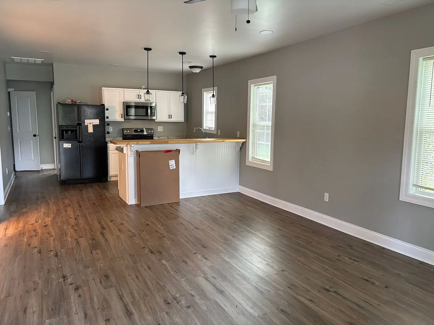 3 Br 2 Ba — Photo 2