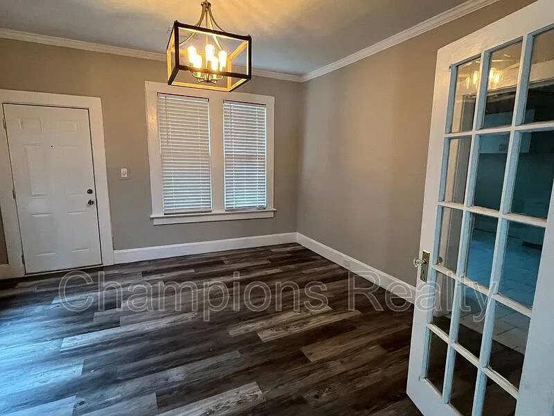 3 bed, 1.0 bath, 1316 sqft, $1,200 — Photo 4
