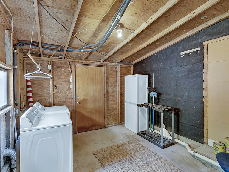 1015 Reiley Rd — Photo 18