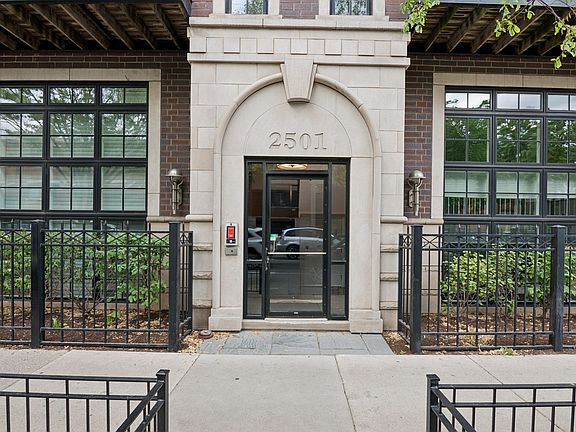 2nd image of 2501 N Sheffield Ave APT 2S