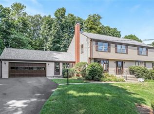 34 Juniper Ln, West Hartford, CT 06117