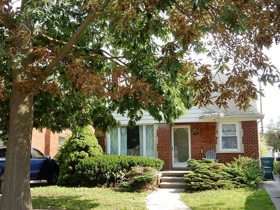 1st image of 1017 Riverbank St