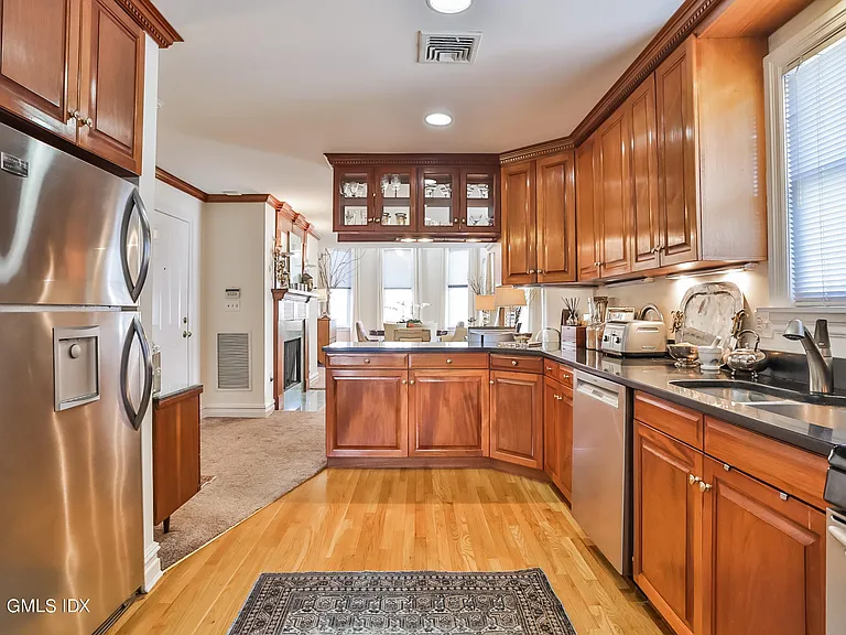 12 Lexington Ave #2 — Photo 8