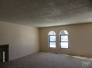 36 Wheatridge Dr, Pueblo, CO 81005