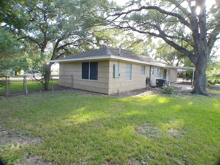 601 Fresa Rd — Photo 23