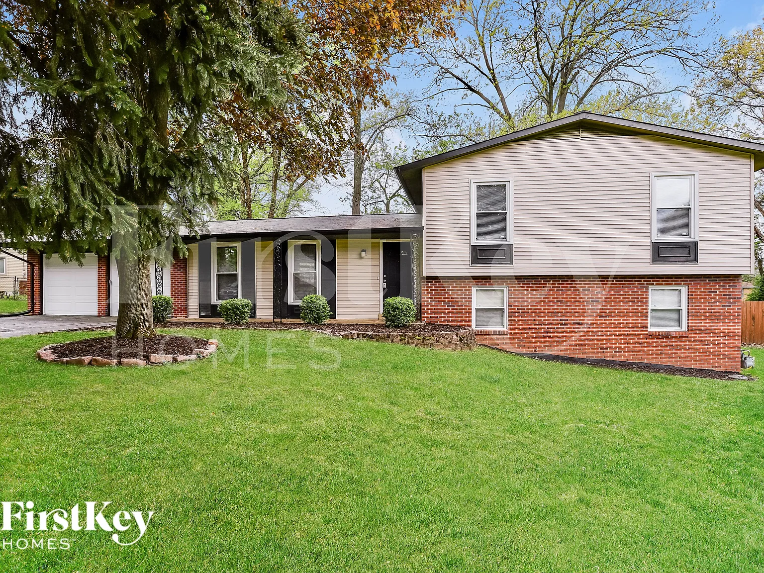 4 bed, 2.5 bath, 1349 sqft, $1,840 — Photo 1