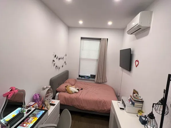 22-75 28th Street image 8 of 11