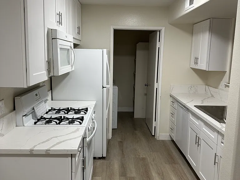 950 Seven Hills Dr #716 — Photo 2