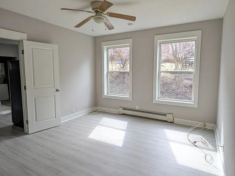 93 Robbins St — Photo 5