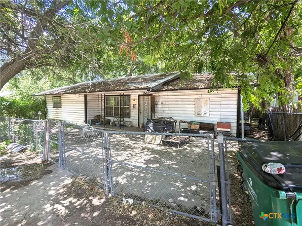 204 W Cedar St #A & B, Lometa, TX 76853