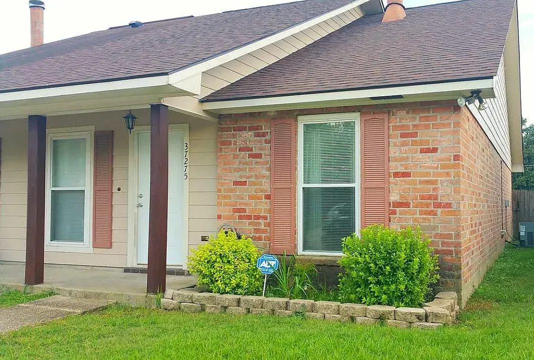 2 bed, 1150 sqft, $1,400 — Photo 2