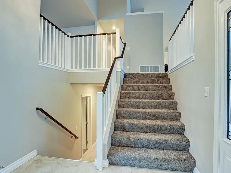 1455 E Esty Dr — Photo 3