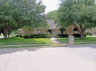 2448 Spring Valley Dr, Bedford, TX 76021