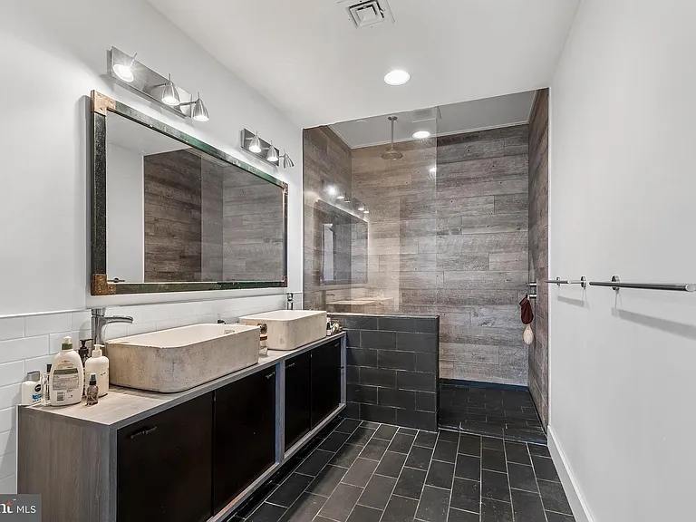 2020 E Fletcher St #1&2 — Photo 27