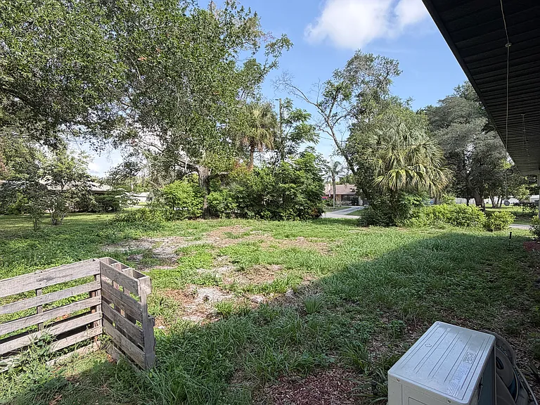 1404 Paula Dr — Photo 27