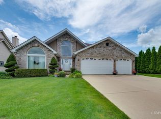 1227 W Surrey Rd, Addison, IL 60101