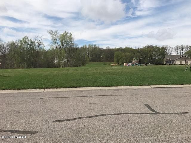 2nd image of 105 Oak Leaf Dr