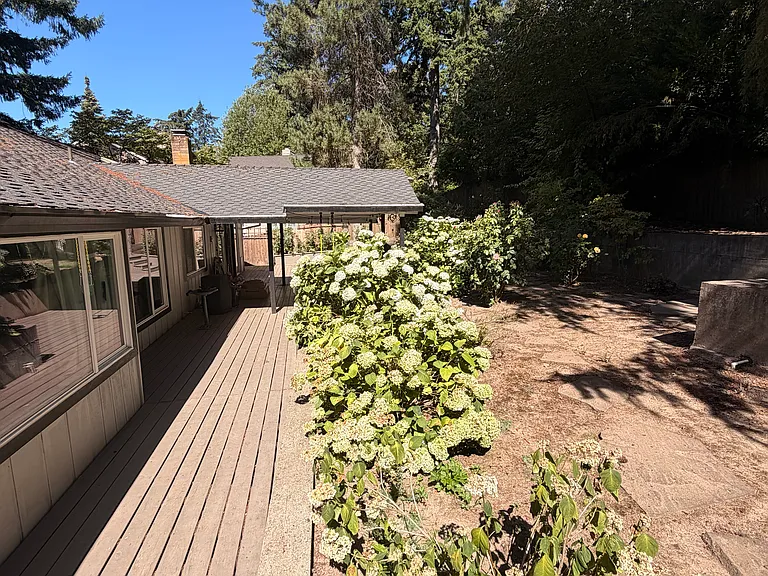 56 Aquinas St — Photo 24