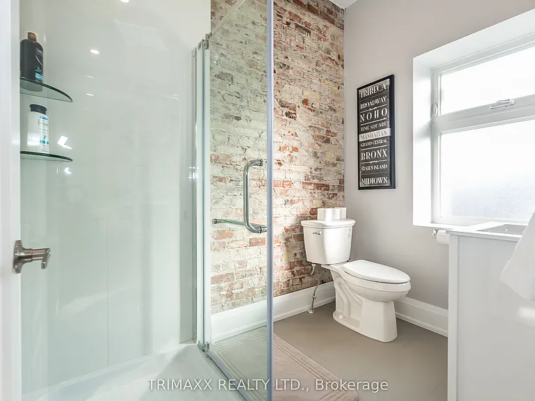 1220 King St W #A — Photo 15