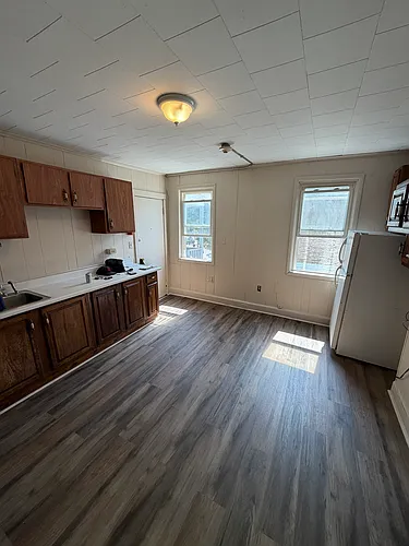 192 Douglas Ave #2 Photo 1