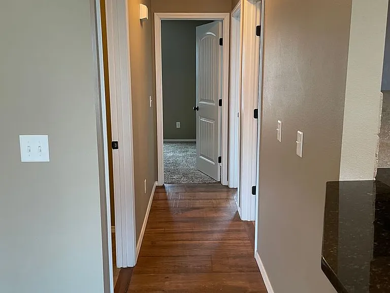 476 W Madrid St — Photo 15