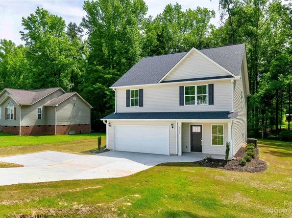 2173 Country Club Dr, Lancaster, SC 29720