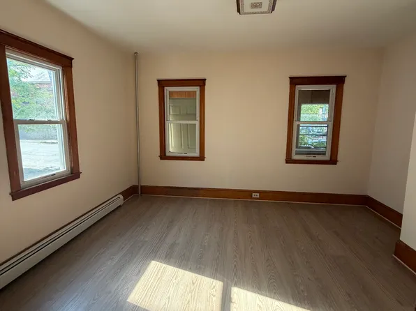 (undisclosed Address), Worcester, MA 01604