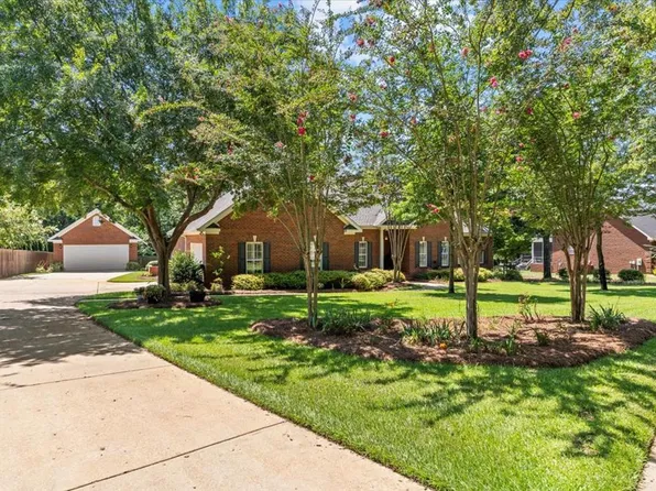 215 Glencoe Way, Dothan, AL 36305