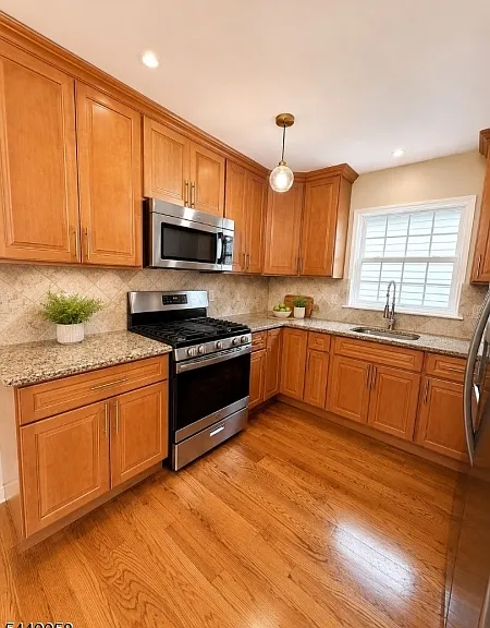 426 Marshall St — Photo 3