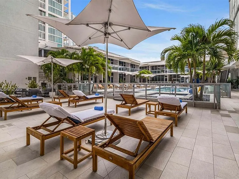 1100 Biscayne Blvd #4002 — Photo 37