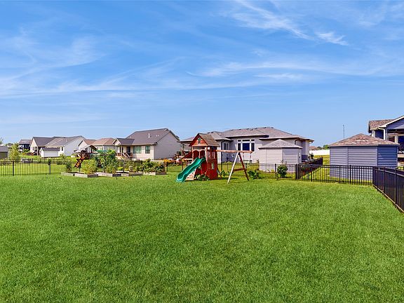 2nd image of 1108 NW Orchard Dr