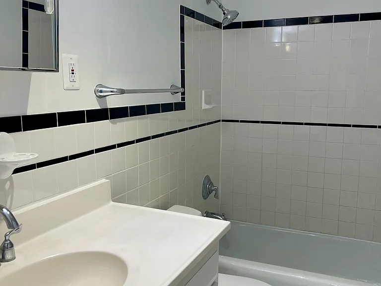 801 N Pitt St #901 — Photo 10