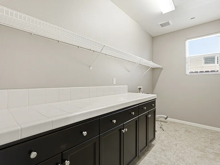 3569 Flint Ave — Photo 4