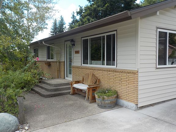 2nd image of 2319 Woodland Ave