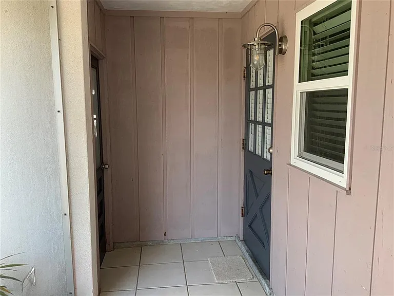 2118 Michele Dr — Photo 2