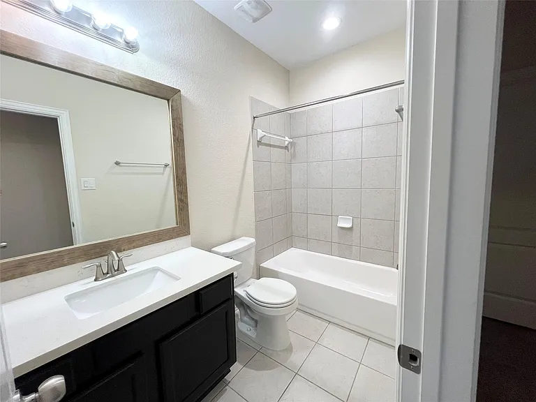 1507 Bella Garden Ct — Photo 16
