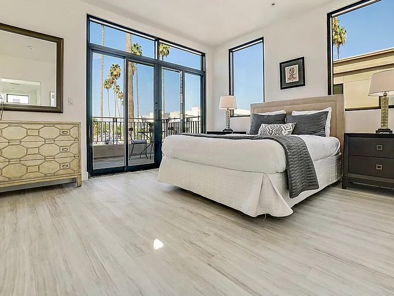 Residences at Village Walk — Photo 59
