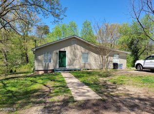 908 Orchard Rd, Oliver Springs, TN 37840