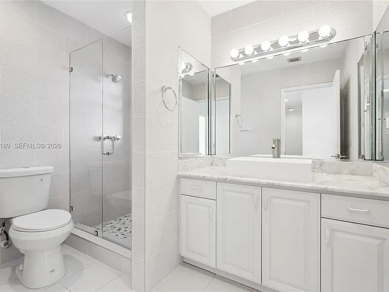1402 Brickell Bay Dr #1601 — Photo 17