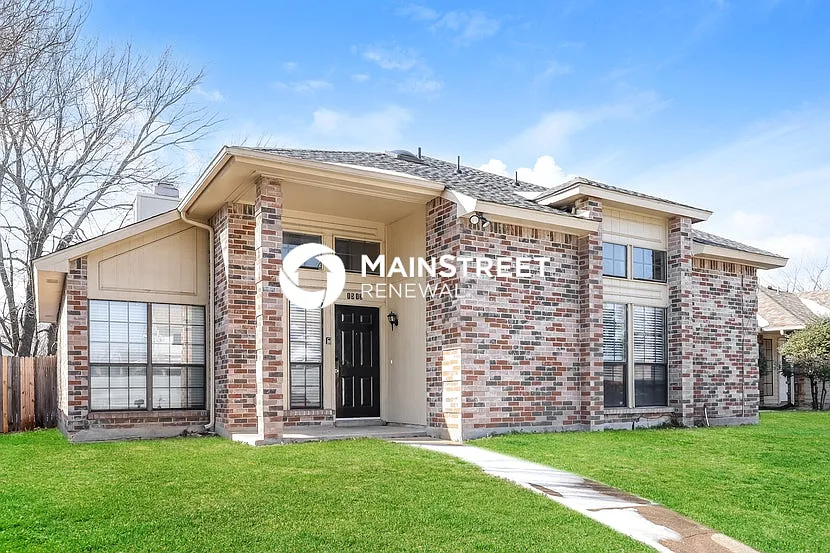 front view - 1513 Colborne Dr