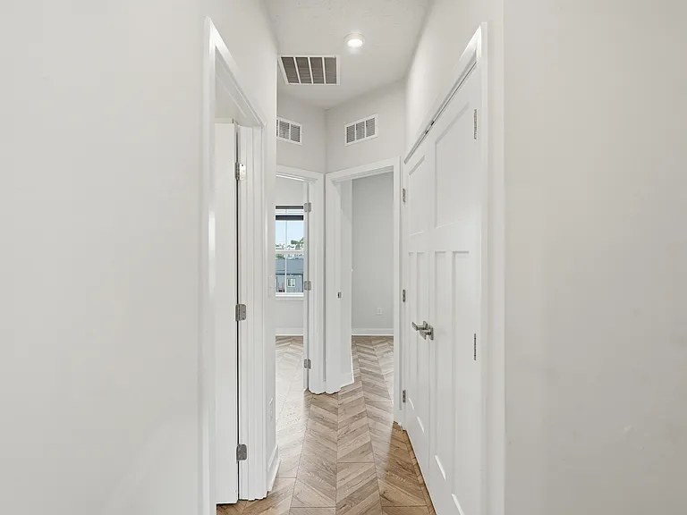 9 Wentworth Ln — Photo 16