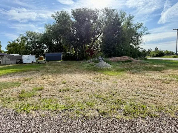 405-409 & #411, Choteau, MT 59422